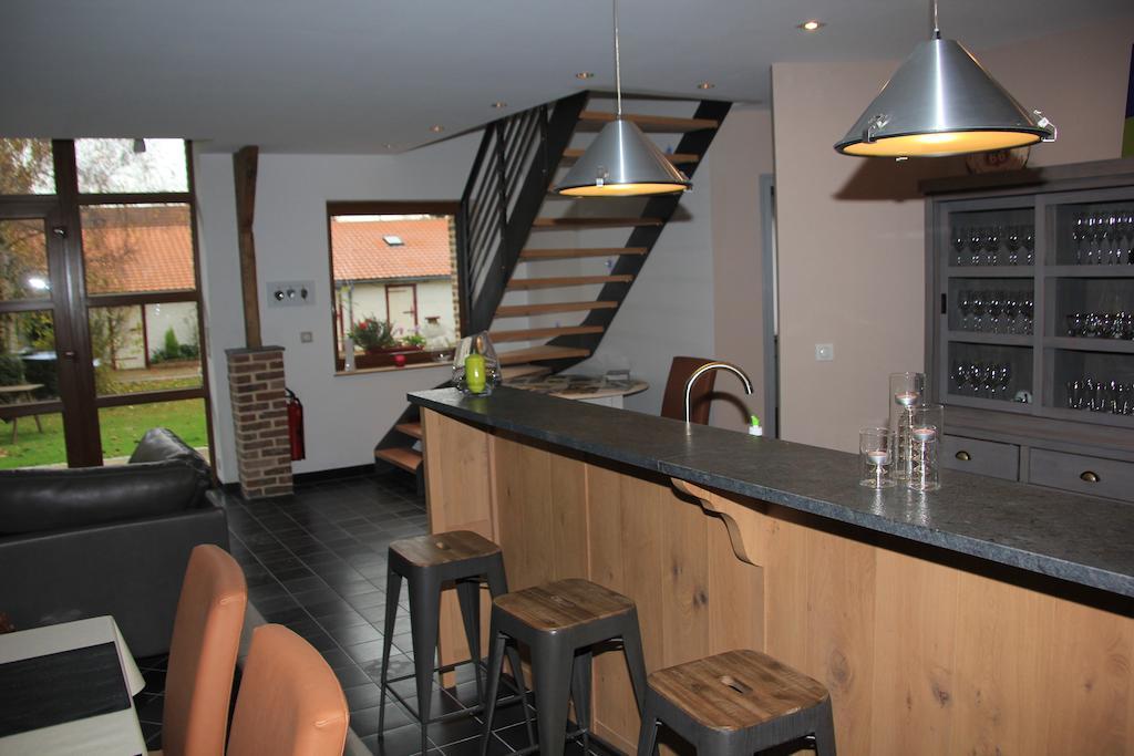Au Coeur Des Hôtes Steenvoorde Buitenkant foto