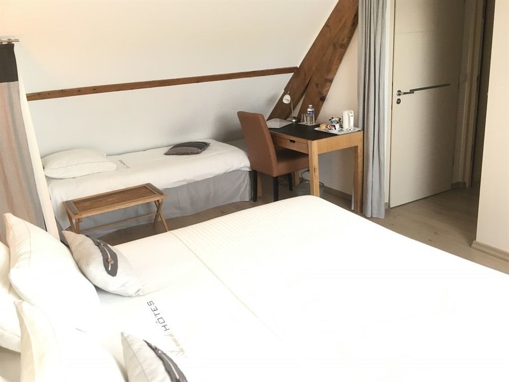 Au Coeur Des Hôtes Steenvoorde Buitenkant foto